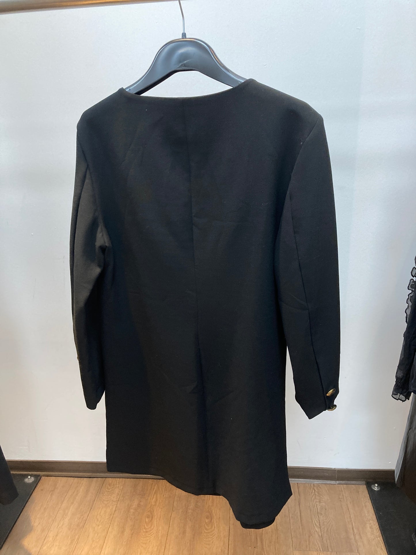 Oberteil lang mit Knöpfen