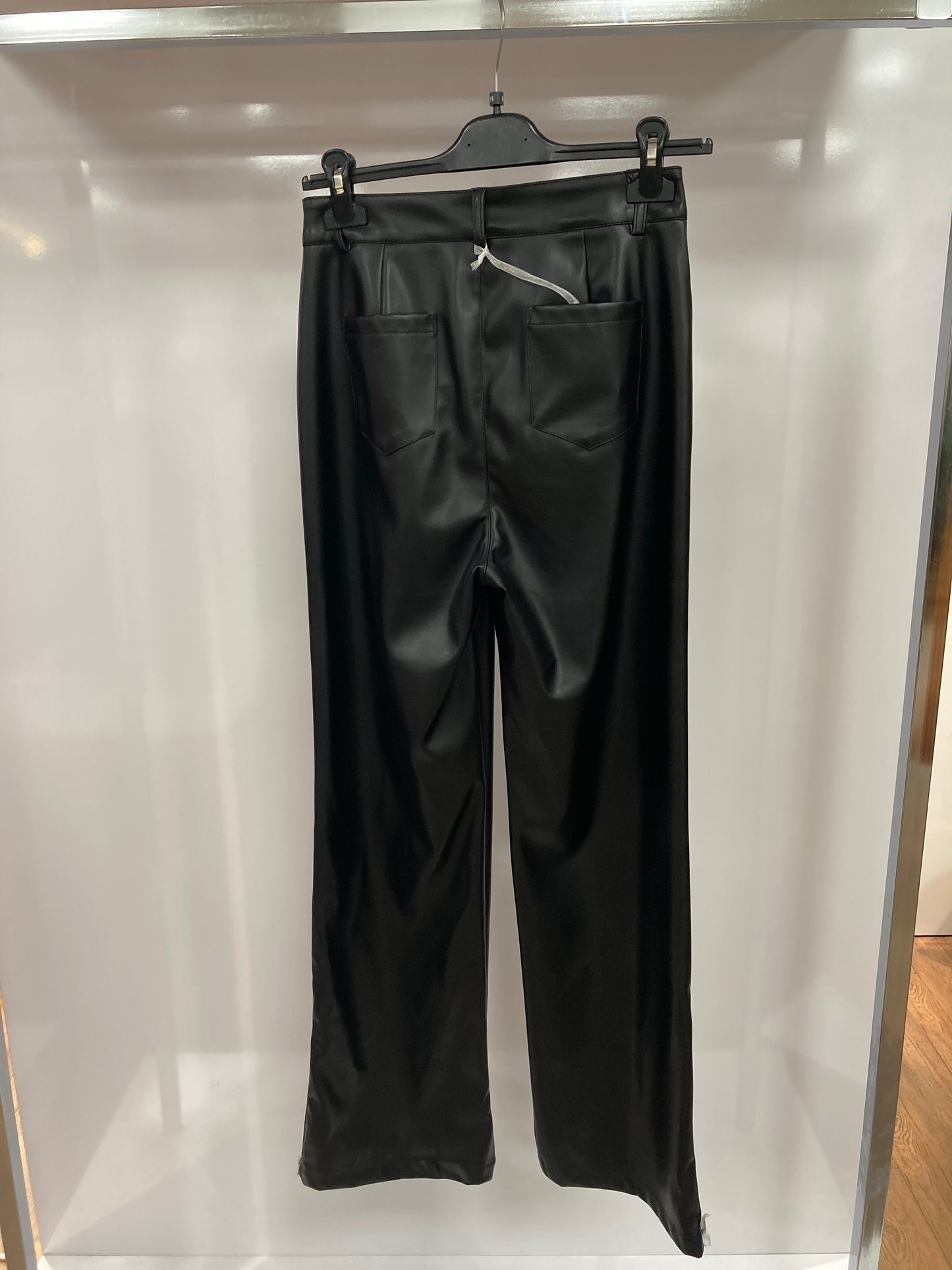 Lederhose mit Reißverschluss an den Seiten