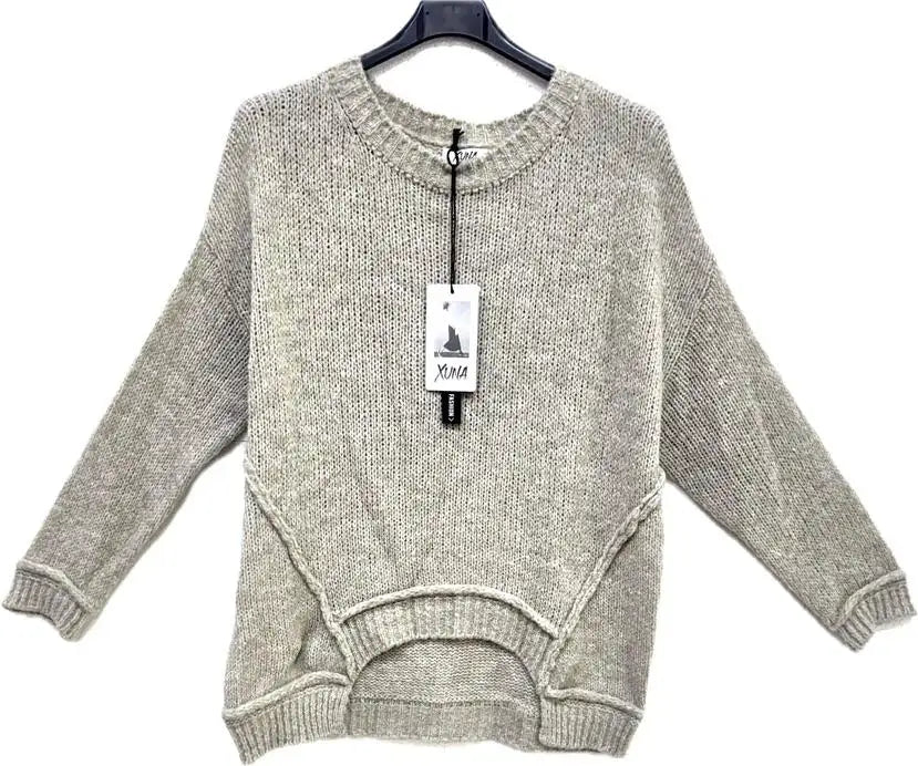 Langer Pullover mit Rundauschnitt
