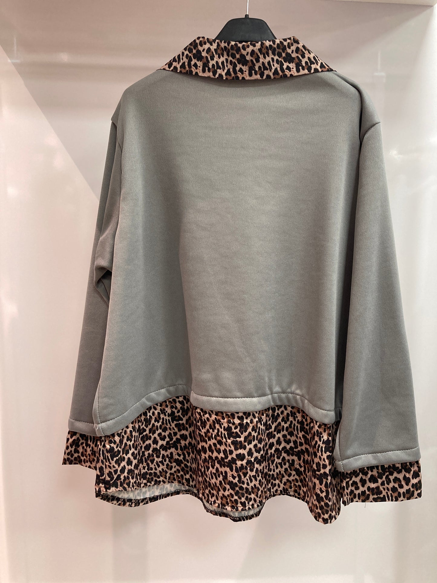 Damen Oberteil mit Leoparden Print