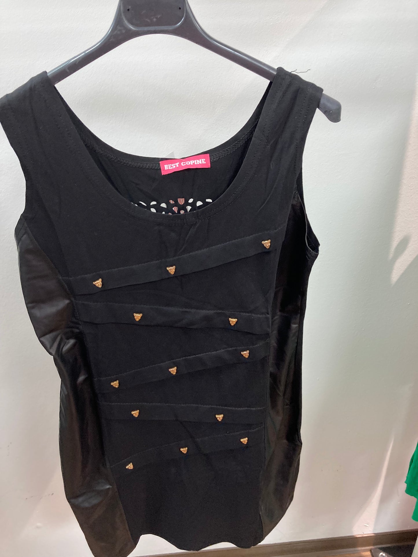 Top mit Lederseiten und Leoparden Auschnitt hinten