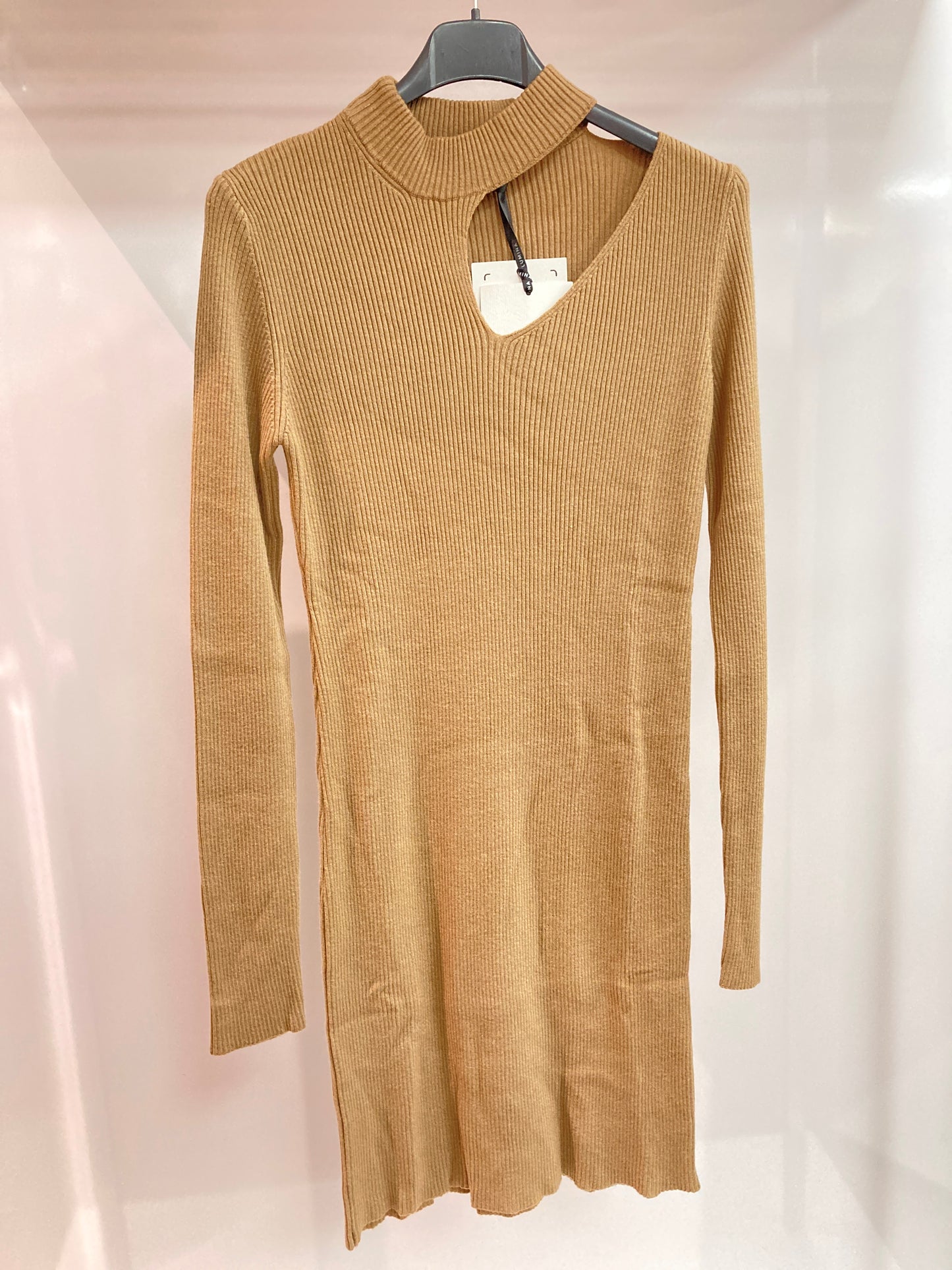 Langer Pullover mit Schulterfrei