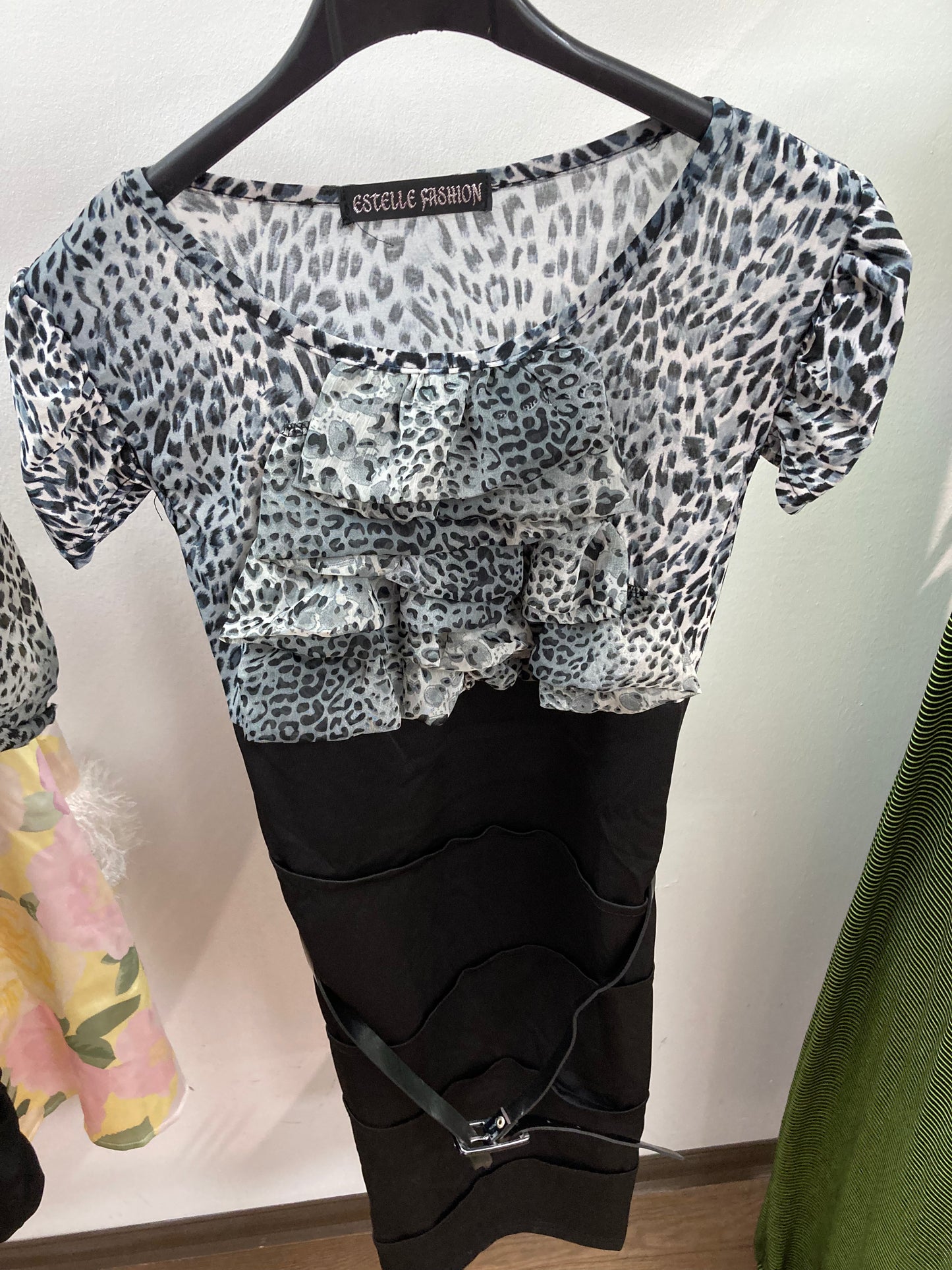 Kleid mit Leoparden-Muster