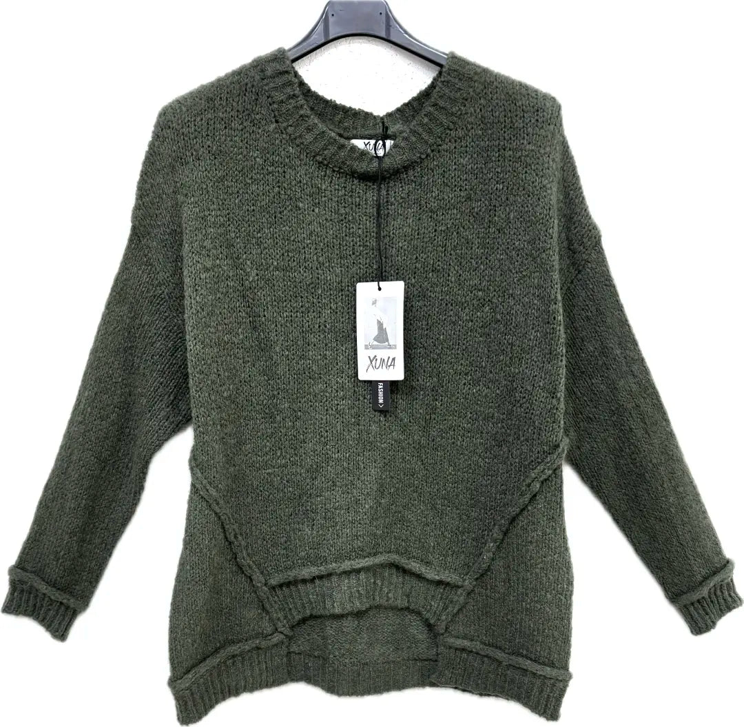 Langer Pullover mit Rundauschnitt